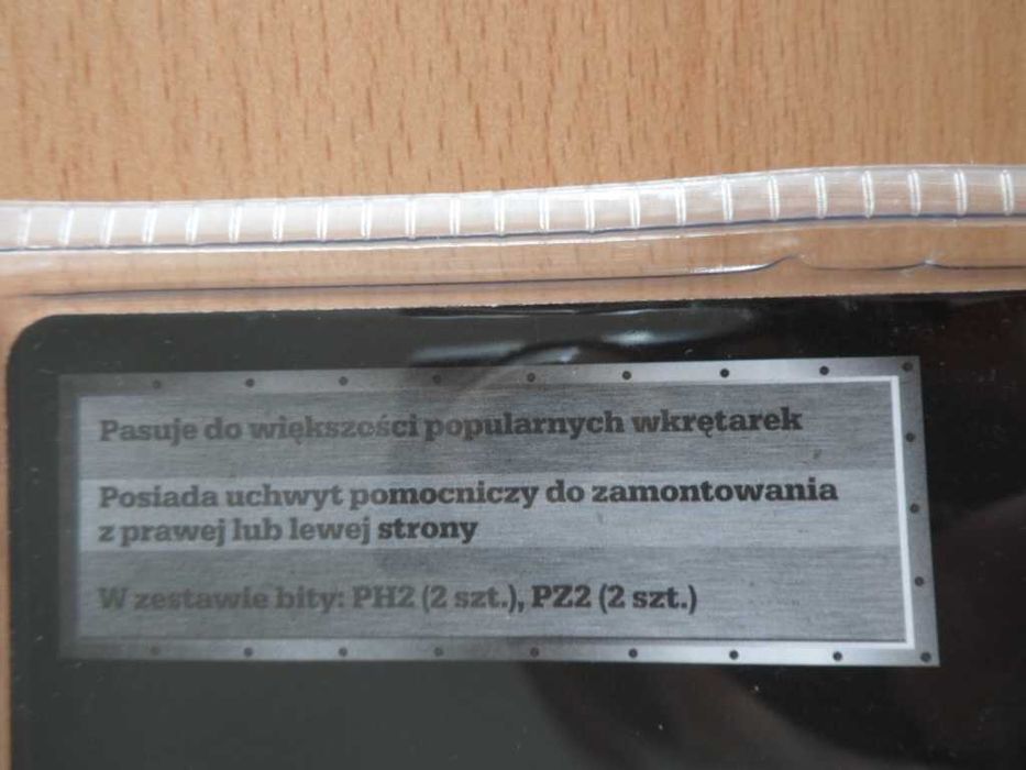 Uchwyt kątowy na bity do wkrętarki nowy.