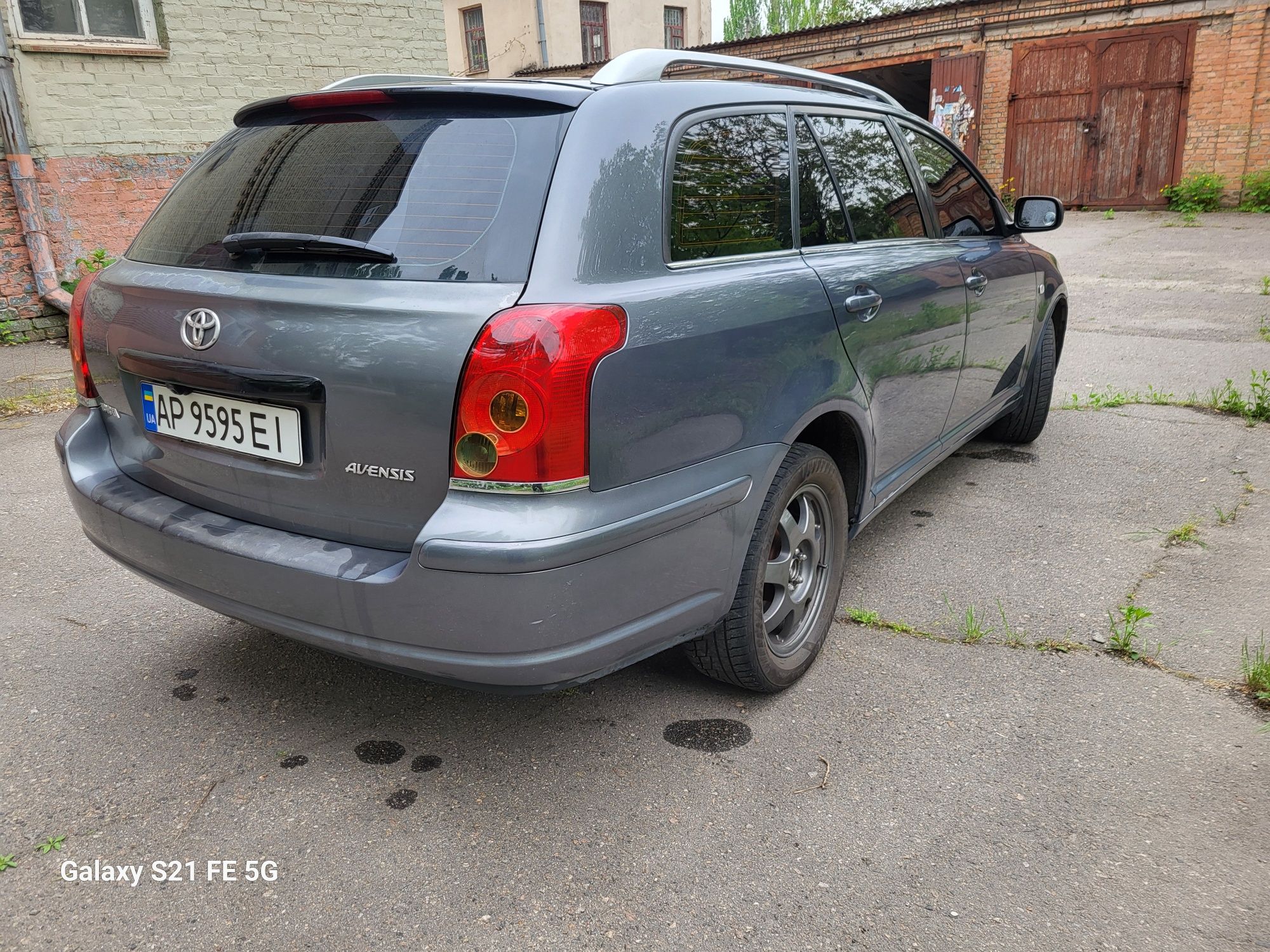 Продам Toyota avensis universal