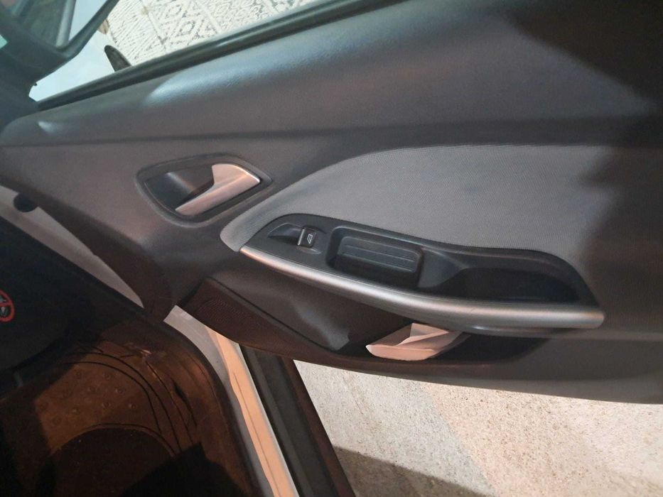 Trabalha como NOVA Carrinha Ford Focus (Segura e Robusta)