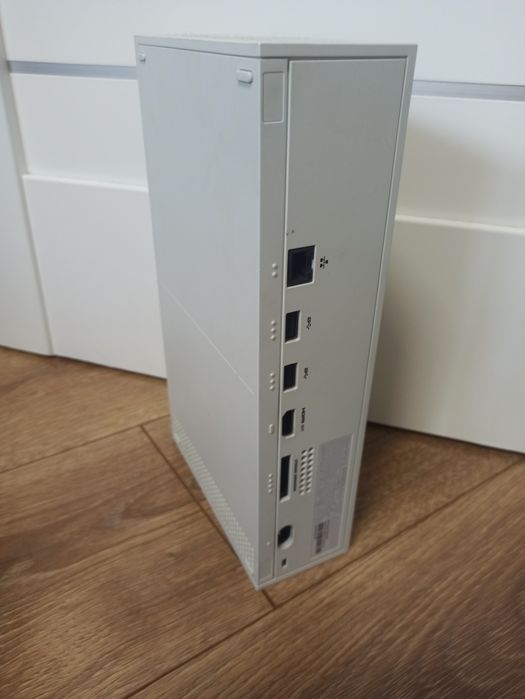 Продам Xbox series S 512.