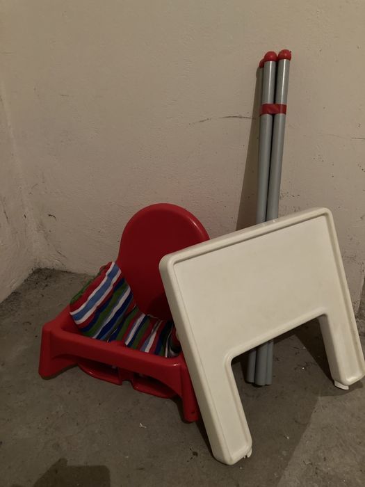 Fotelik IKEA do karmienia z poduszką do siedzenia