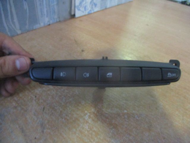 Interruptor 9804919 MINI COOPER S COUNTRYMAN 4X4 R60 2011 2.0D 143CV 5P BRANCO LUZES DE NEVOEIRO