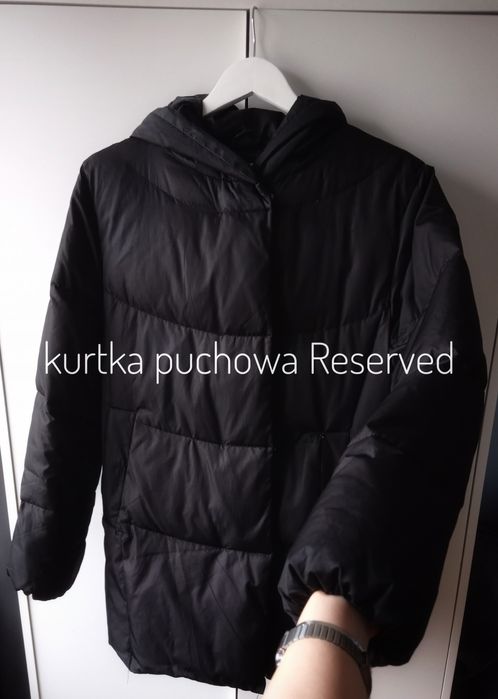 Czarna puchowa kurtka Reserved XS stan dobry ootd pierze pióra