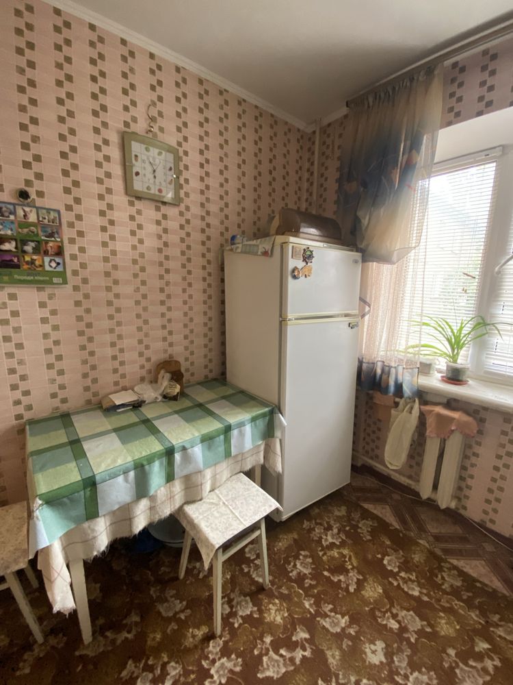 Здається  в оренду 2х кім по вул Довженка ( Толстого)