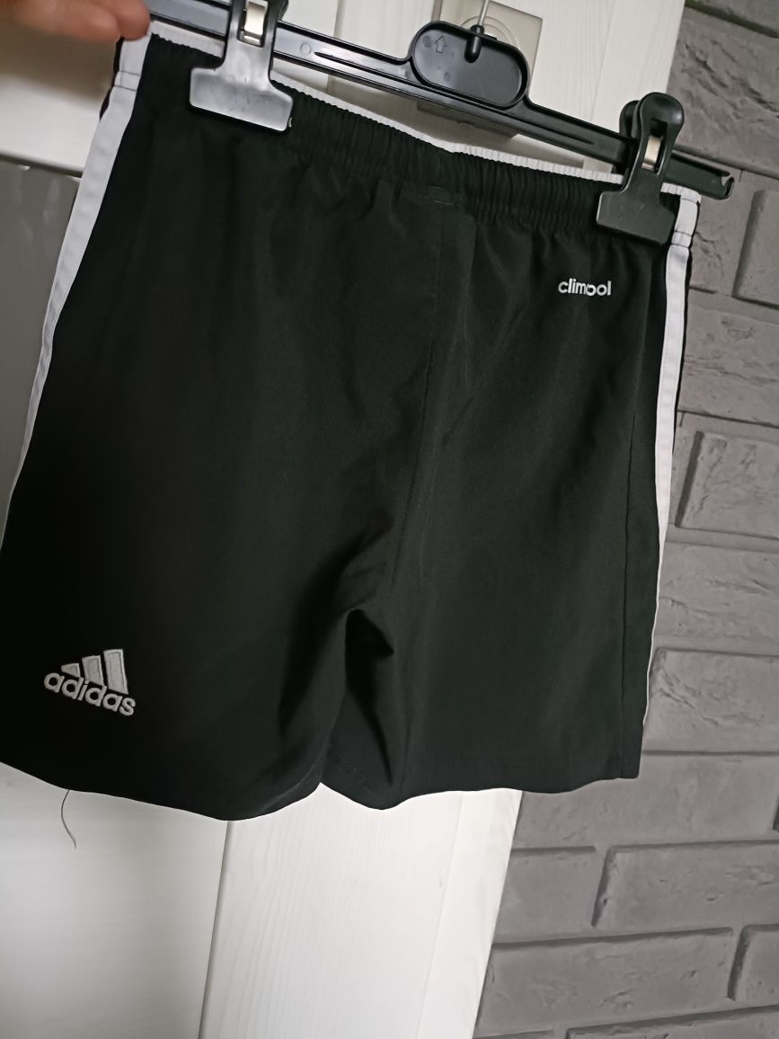 Spodenki Adidas Real Madryt rozm. 128