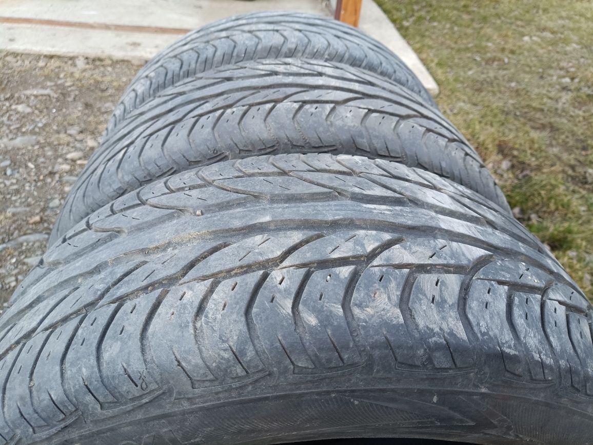 Opony letnie 205/60R15 Uniroyal RainExpert 2015r Bieznik 5mm 3 sztuki