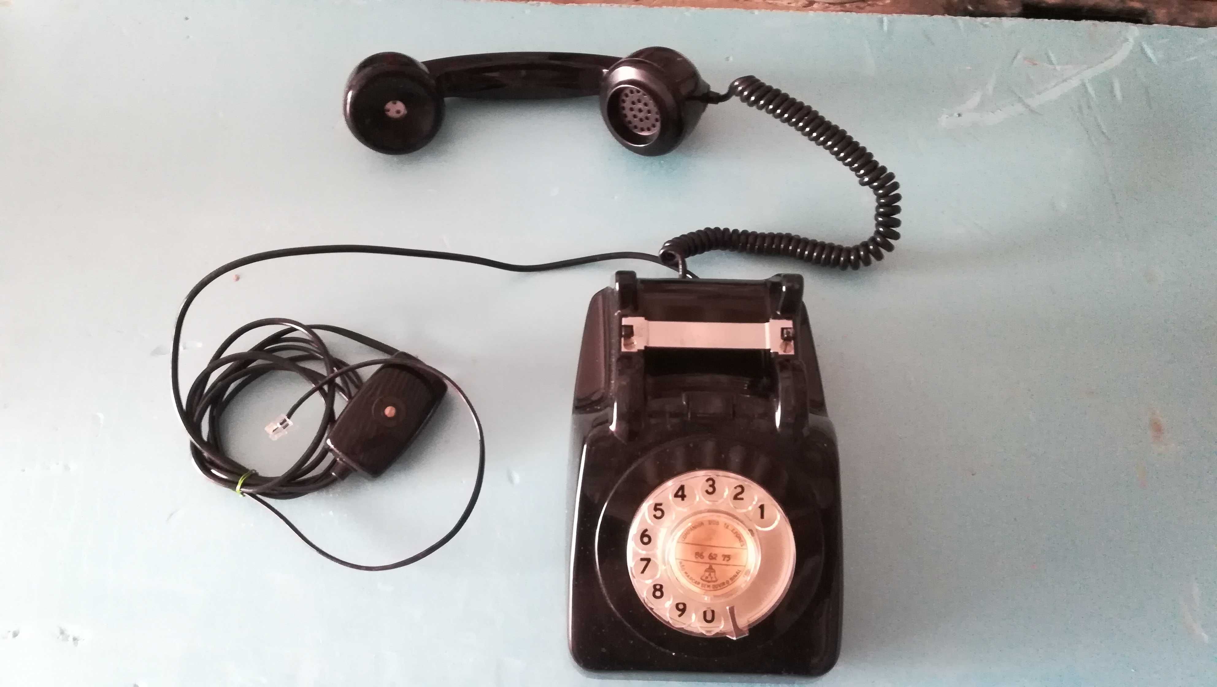 Telefones antigos - Modelo 7 - A trabalhar