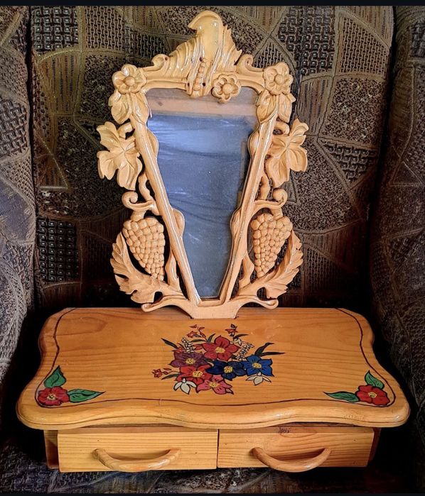 Вироби ручної роботи з дерева.