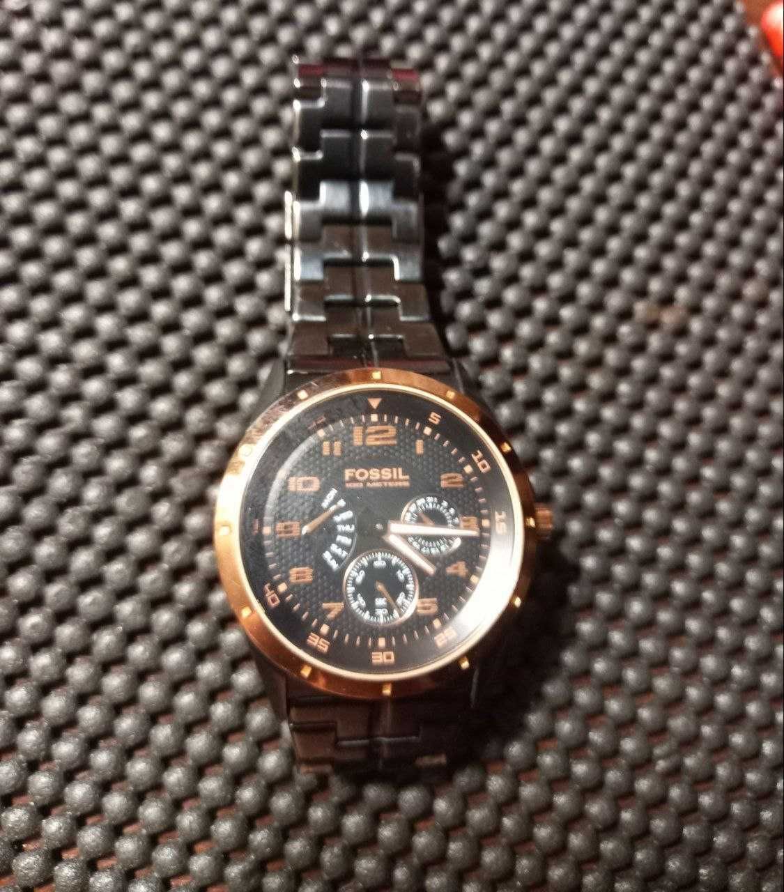 наручний годинник Fossil