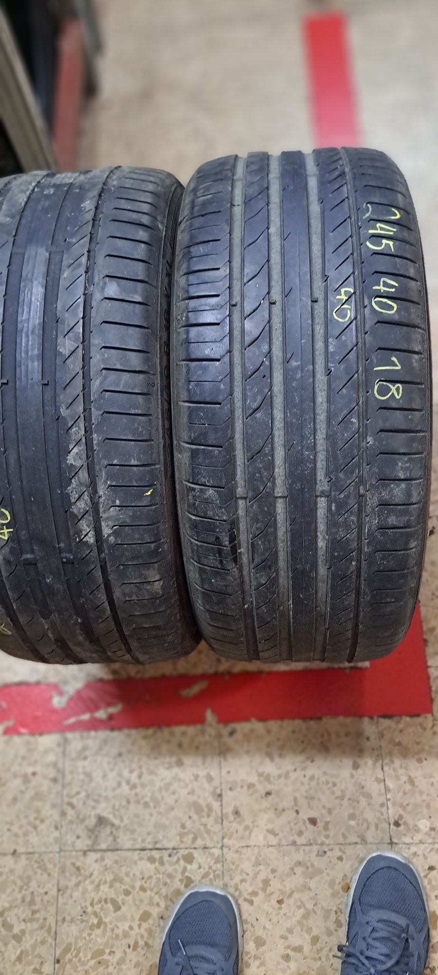 Pneus 245/40/18 continental