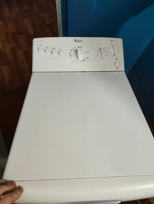 Продаю пральну машину Whirlpool awt 2295