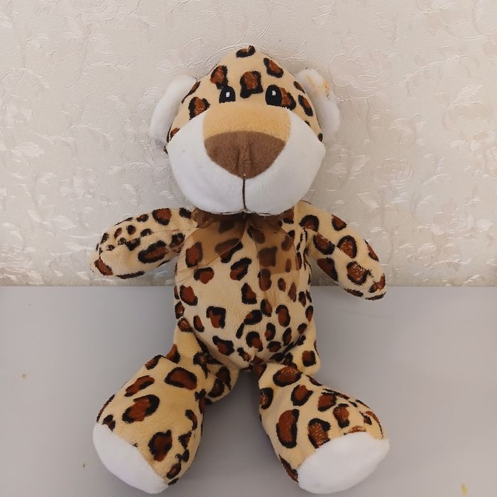 Продаж м'якої іграшки вживаної леопард . М'яка гарна, яскравий принт