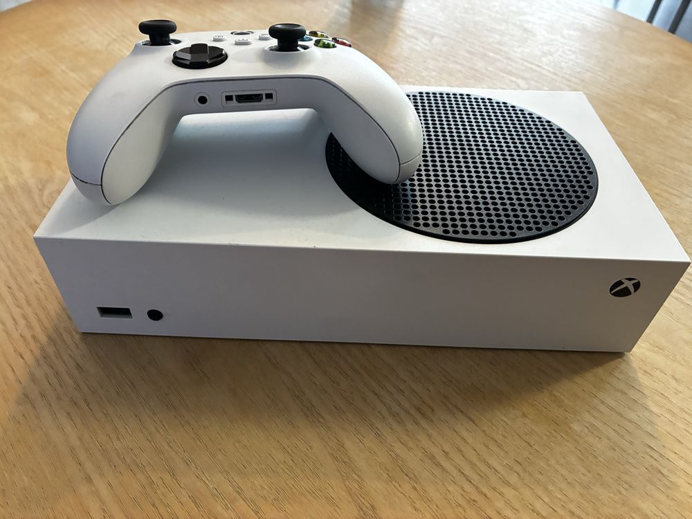 Zadbana Konsola Xbox Series S + pad