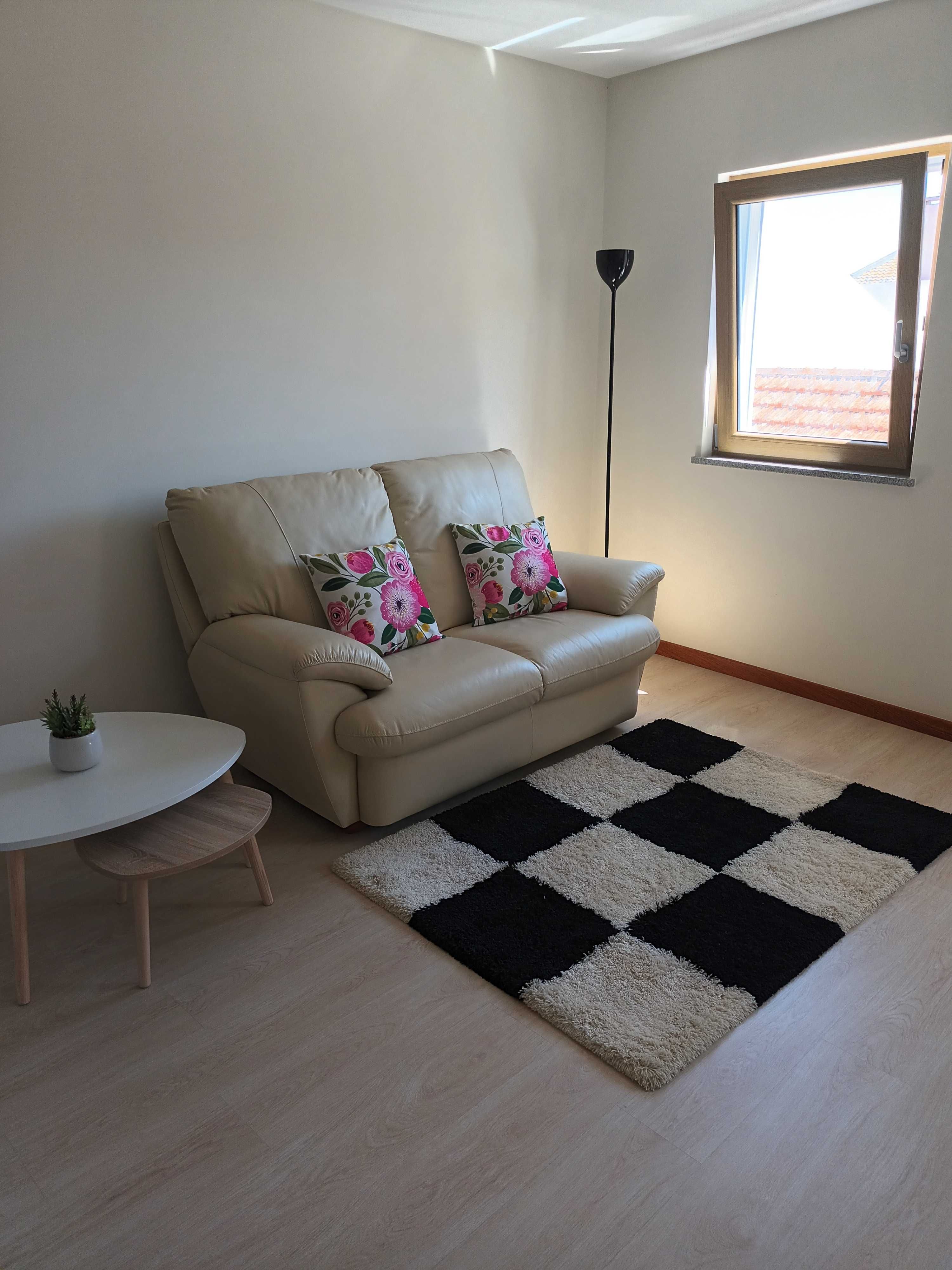 Peniche Apart T1 novo, a pe Praia