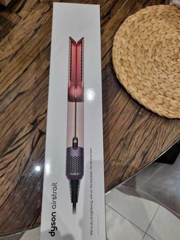 Nowa, nieużywanaprostownica do włosów dyson ht01