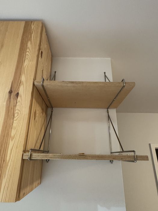 Wisząca półka drewniana
