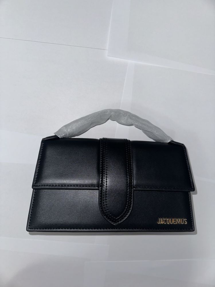 Czarna torebka Jacquemus