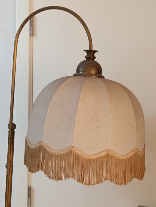 Candeeiro de pé alto