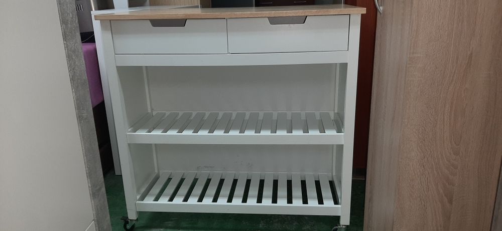 wyspa kuchenna na kółkach