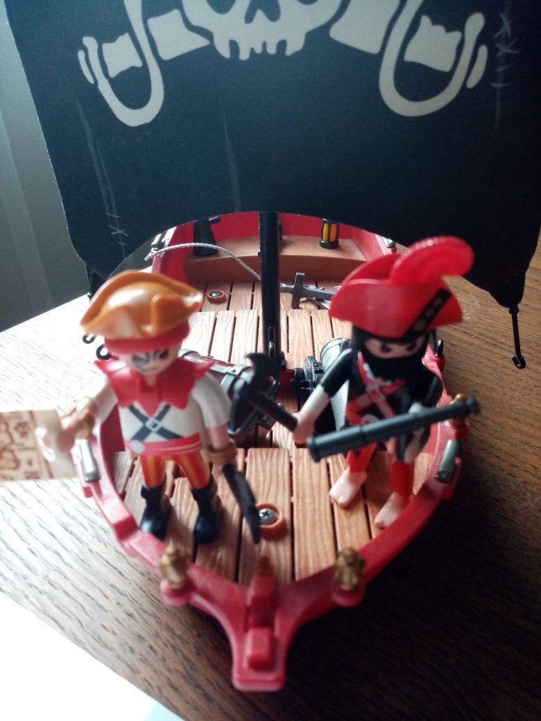 Żaglówka trupiej czaszki. Piraci. Playmobil 5298.