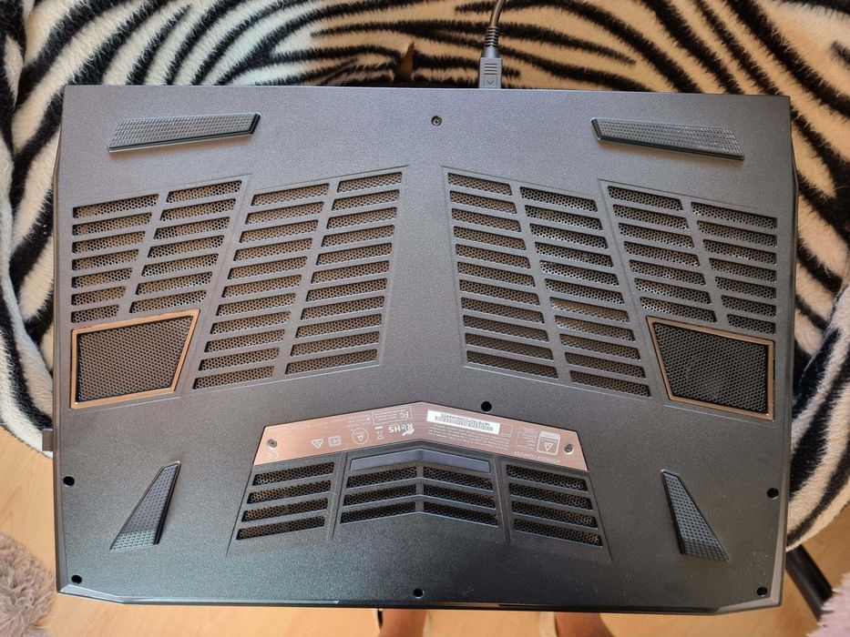 Portatil Clevo 17'' Mobile Workstation i7 6700k 64gb RAM e GTX 1070