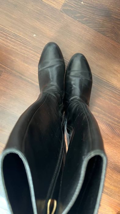 Високі шкіряні чоботи (сапоги). Розмір 37