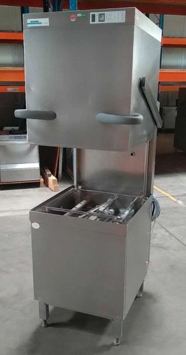 Zmywarka gastronomiczna kapturowa Winterhalter GS502