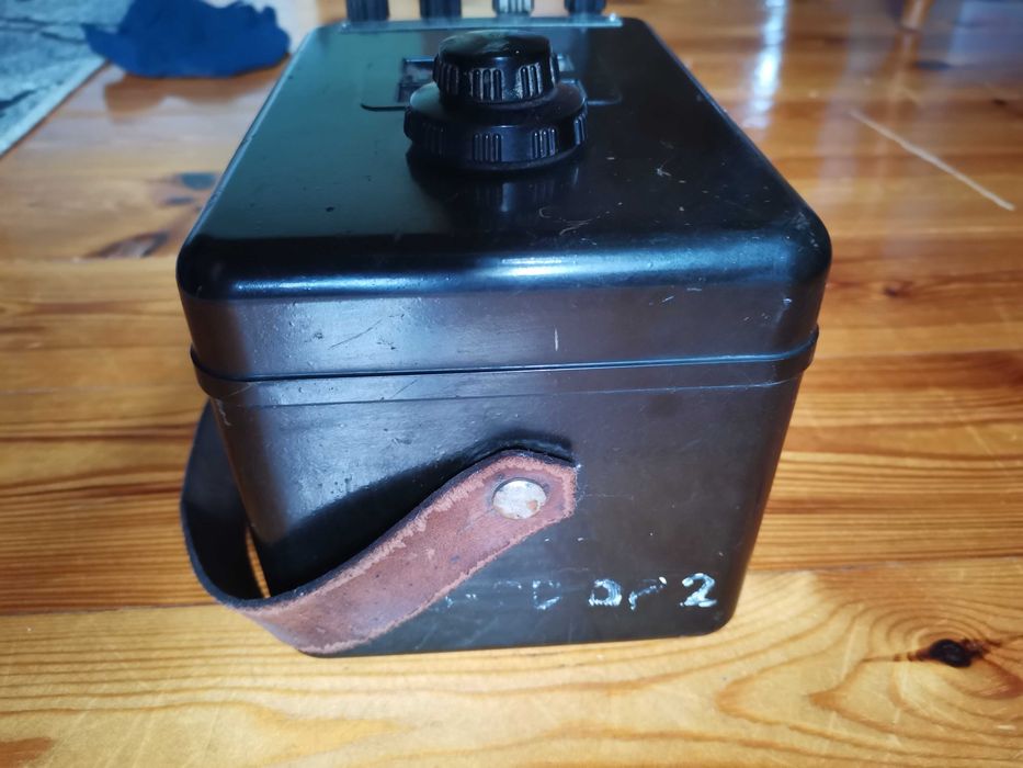 Induktorowy, bakelitowy miernik uziemień IMU