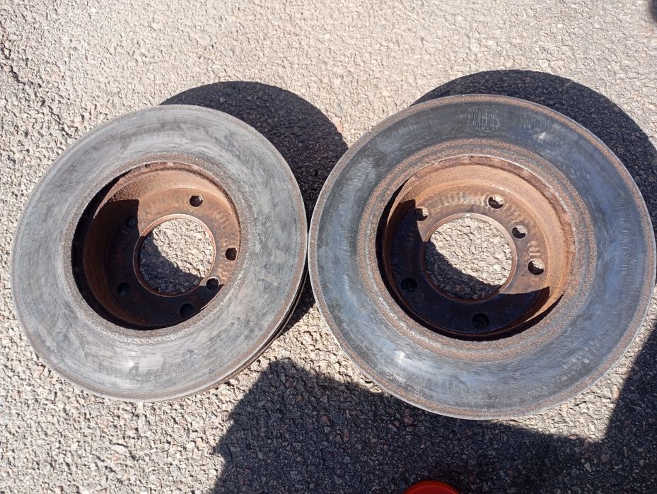 Продам передні тормозні диски е46 рест 185(6)мм.