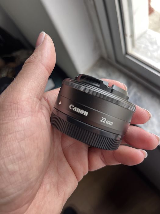 Canon EF-M 22mm f/2 STM