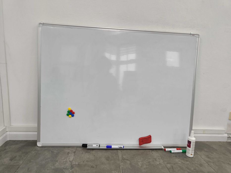 Дошка маркерна. В гарному стані