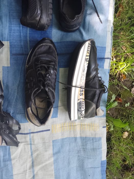 Взуття жіноче 36 розмір всі пари