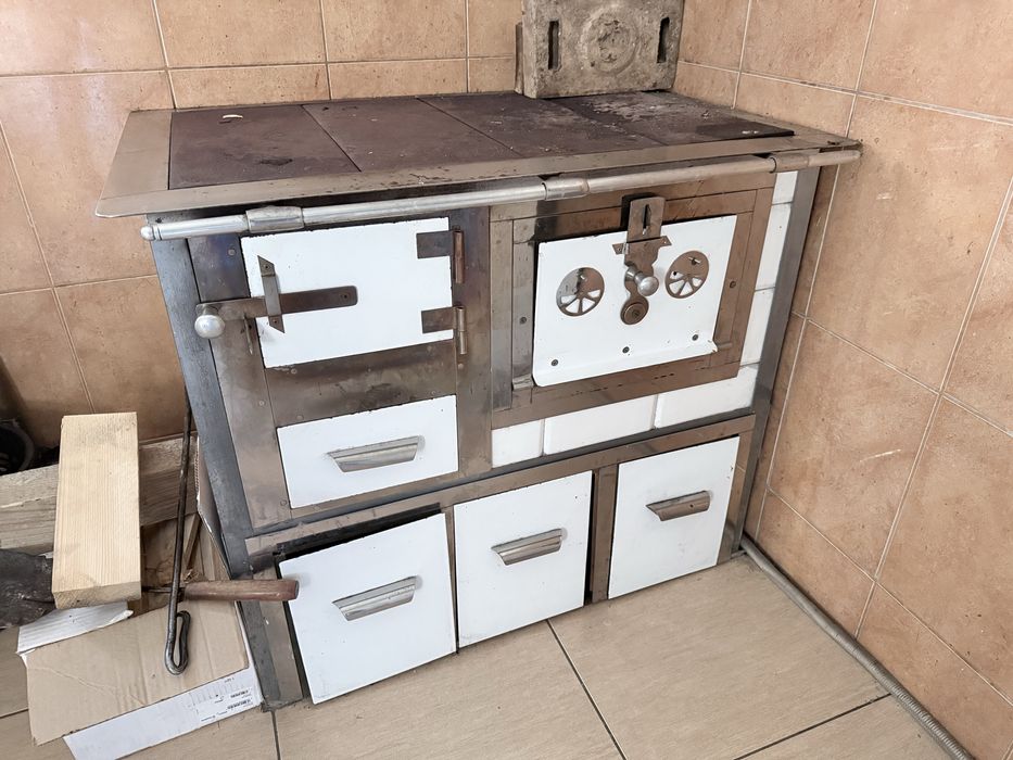 Kuchnia węglowa, piec kuchenny, węgiel, drewno