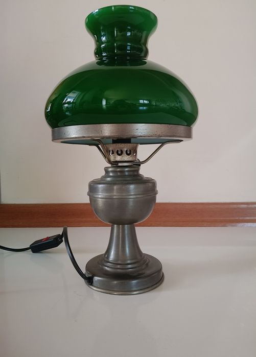 Stara lampa biurkowa z zielonym kloszem