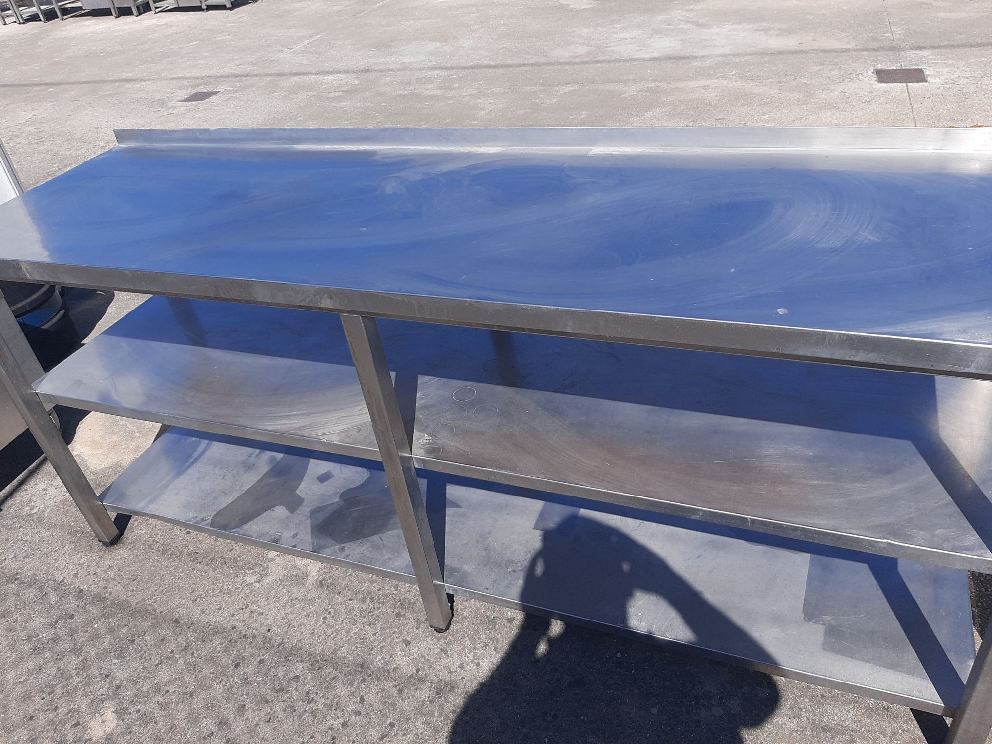 Mesa ou bancada ou apoio em inox