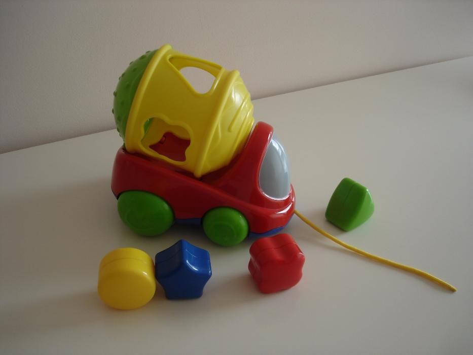 Carro com formas Chico