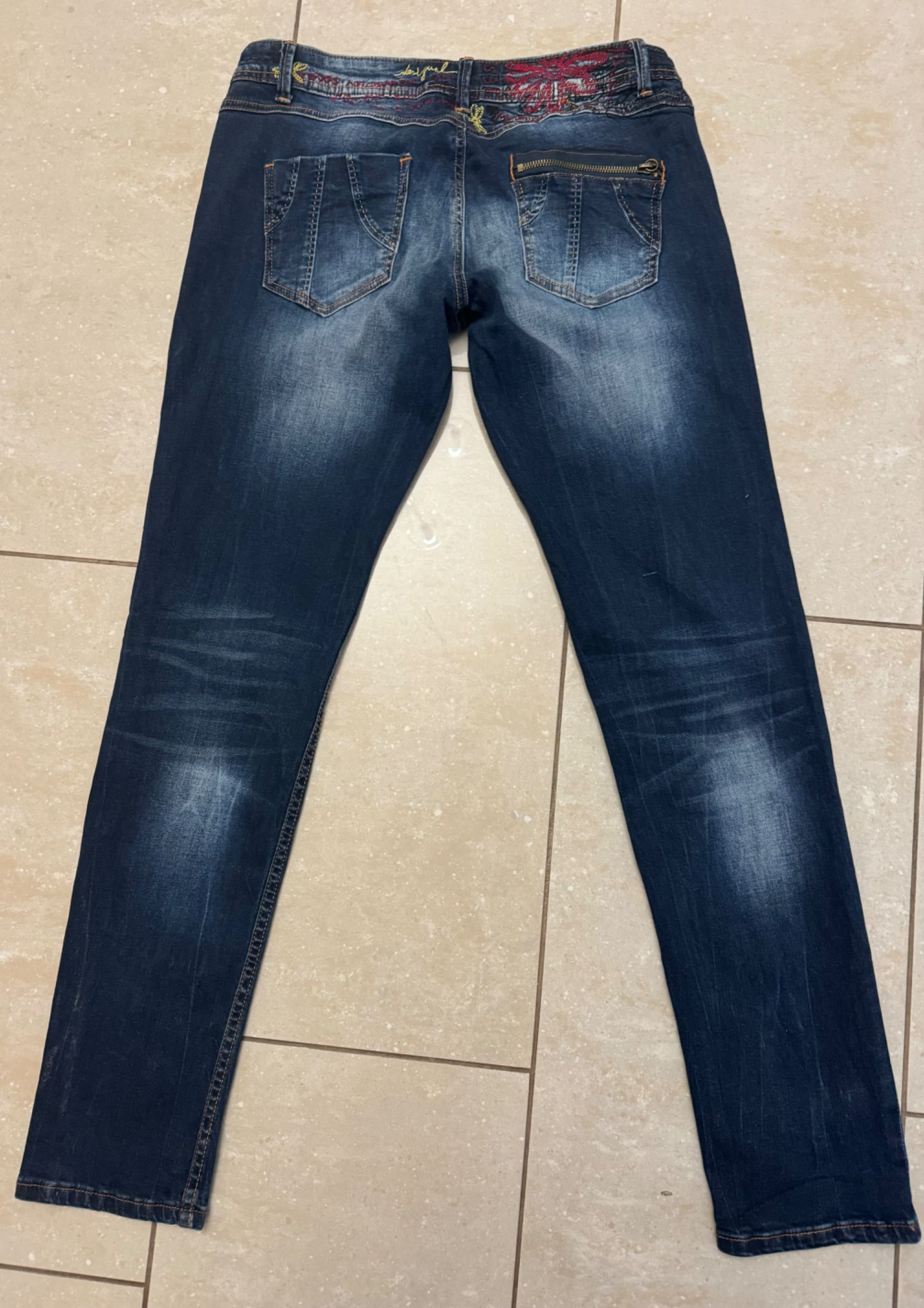 Desigual spodnie jeans r. XL/XXL piękne hafty, extra stan, logowane
