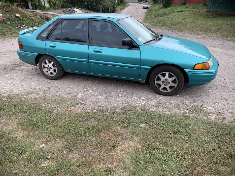 Форд Ескорт LX 1.9 бензин