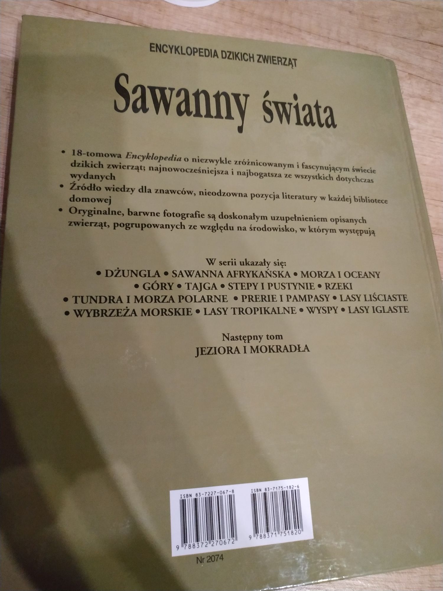 Książka album Sawanny Świata o zwierzętach