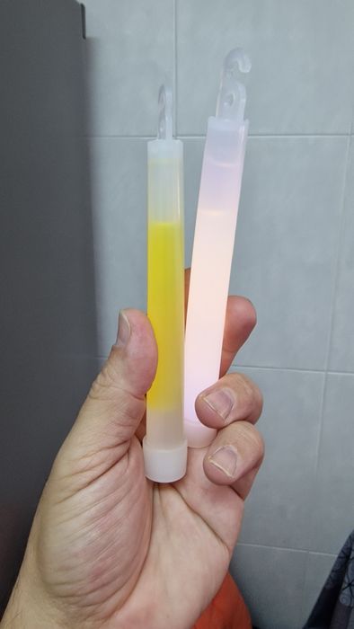 Glow sticks 10e- 8