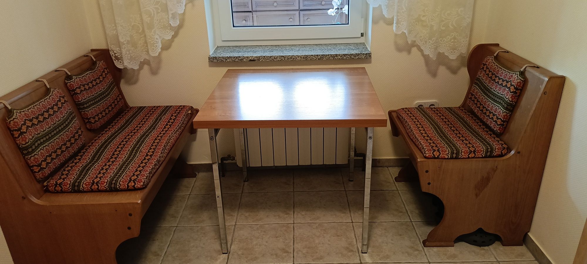Stół kuchenny plus ławeczka