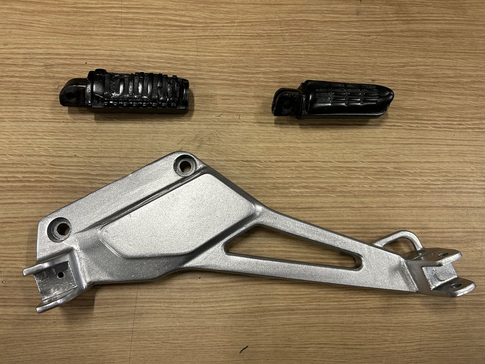 Suporte dos pisa pés (peseiras) CB500 pc26 pc32