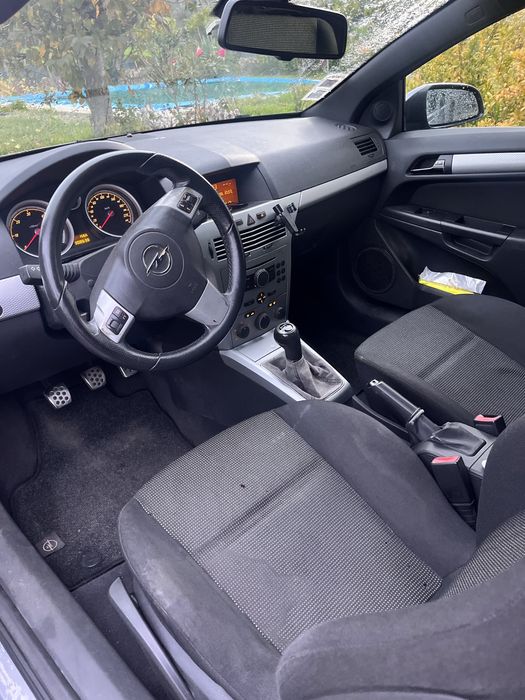 Opel Astra GTC 1.3tdci