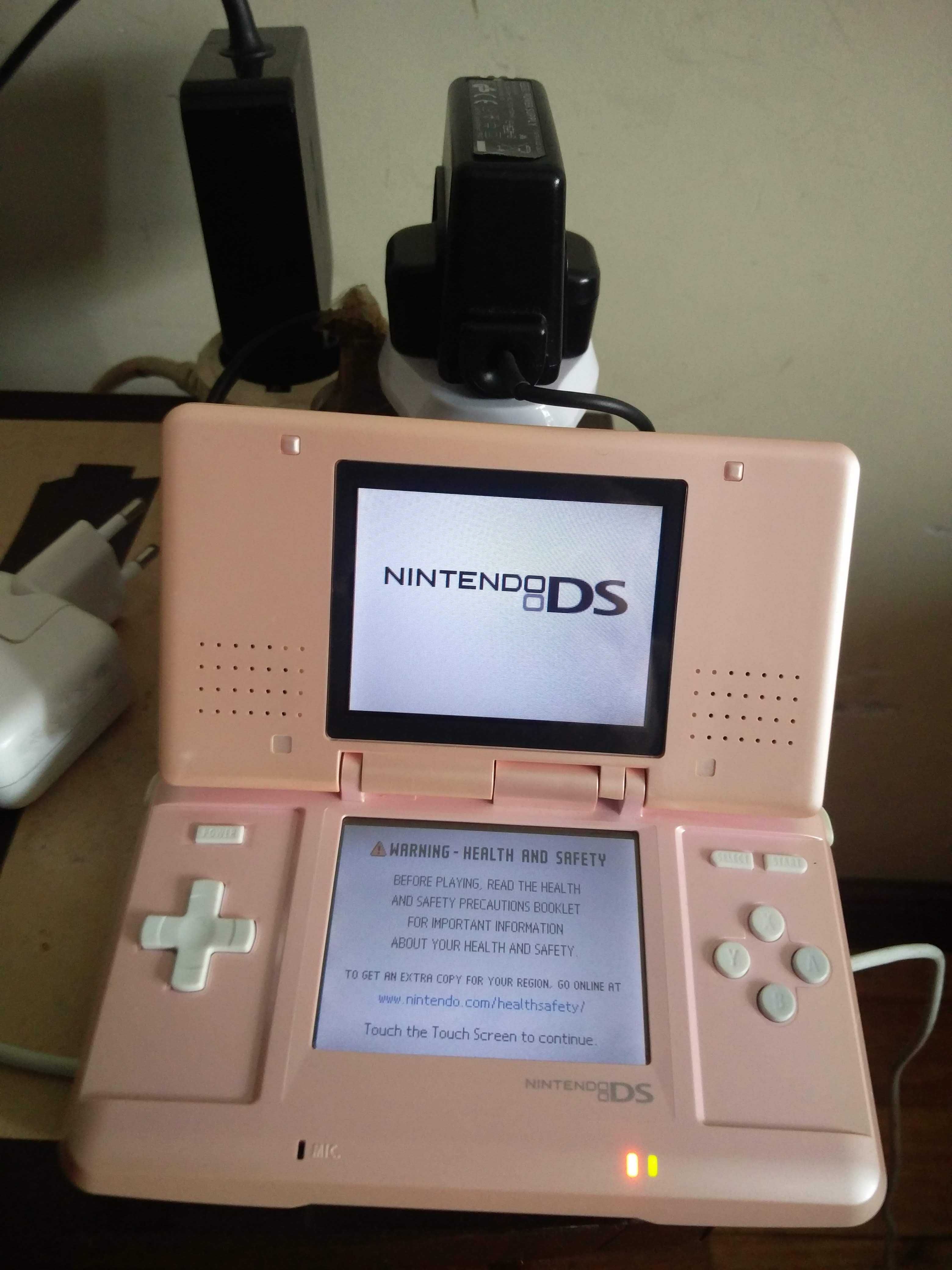 Consola Nintendo DS pink em caixa e 22 jogos
