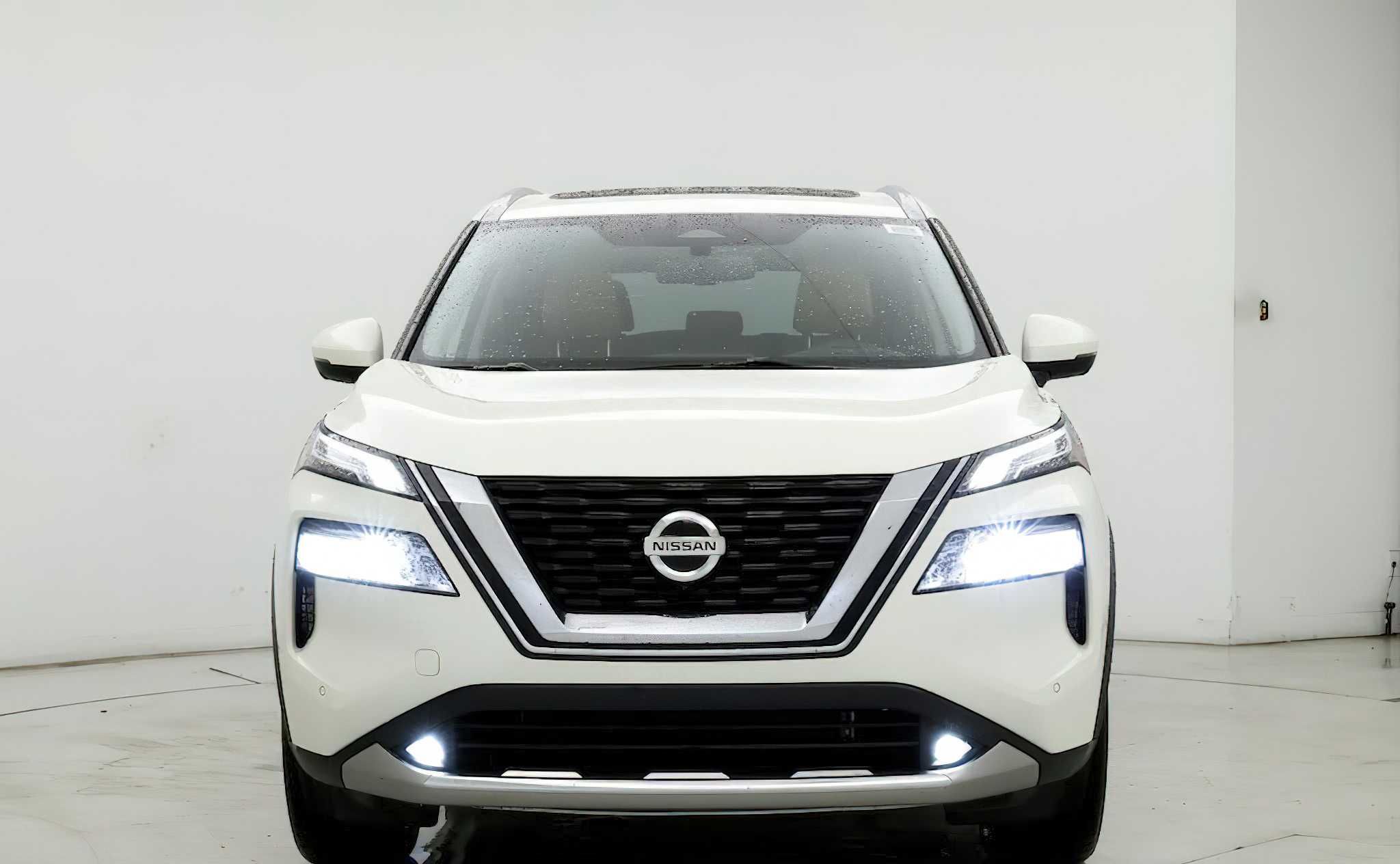 Nissan Rogue 2021 White