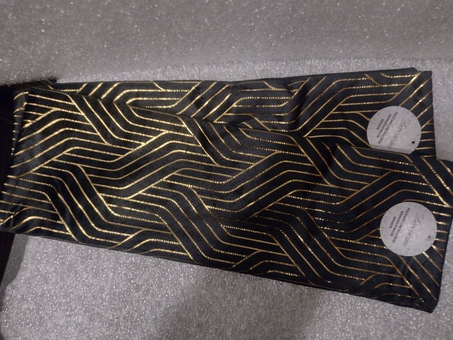 2 poszewki dekoracyjne czarne metaliczne welurowe 40x40 złote