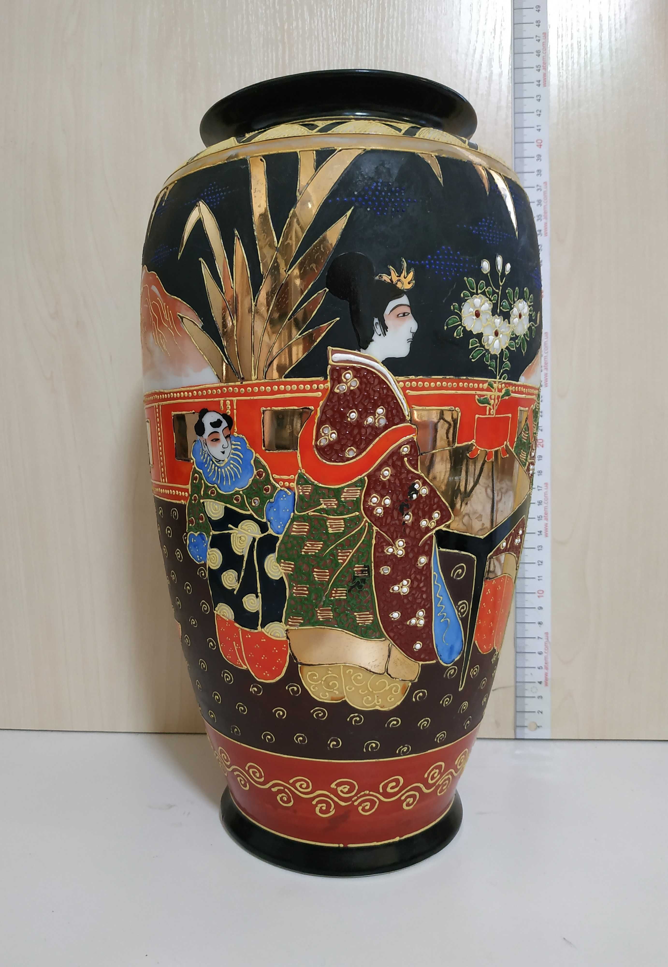 Старинная большая ваза, Азия, ручная роспись с позолотой