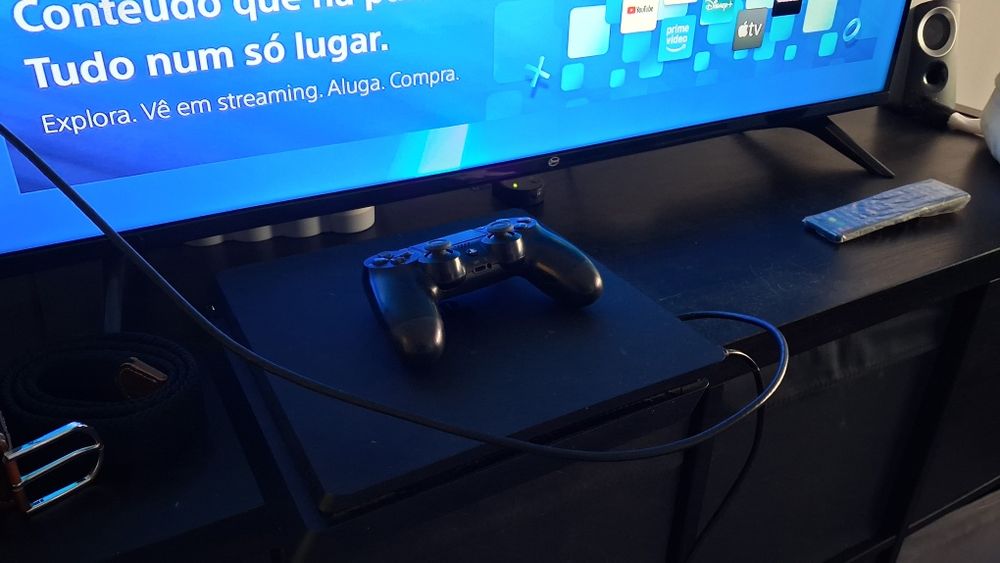 Ps4 slim 1TB comando