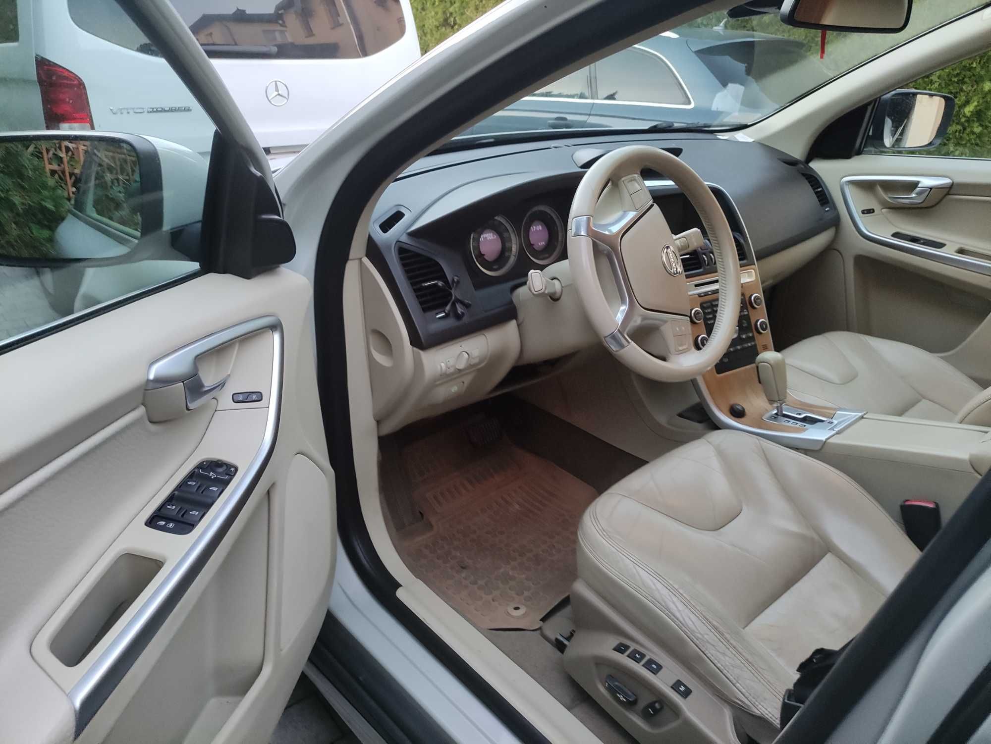 Volvo XC60 2.4 D5 205KM Panorama Skrętny Xenon DVD.