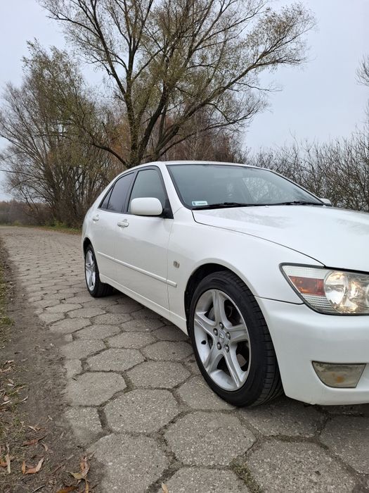 Lexus IS200 Biała perła